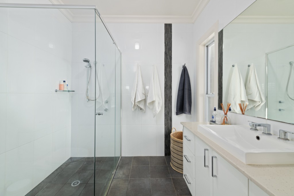 76 Dean Drive, Orange NSW 2800 - photo 17