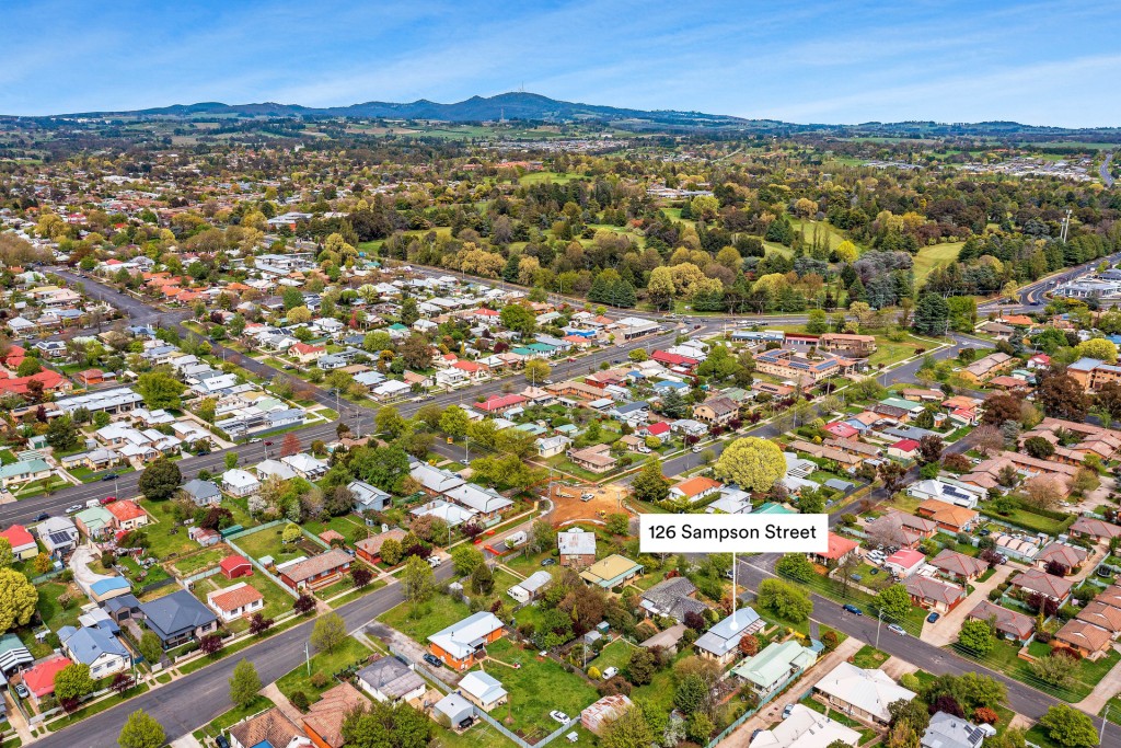 126 Sampson Street, Orange NSW 2800 - photo 2
