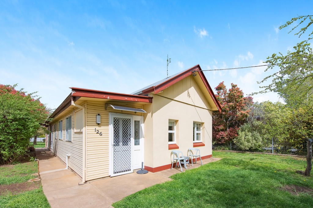 126 Sampson Street, Orange NSW 2800 - photo 15