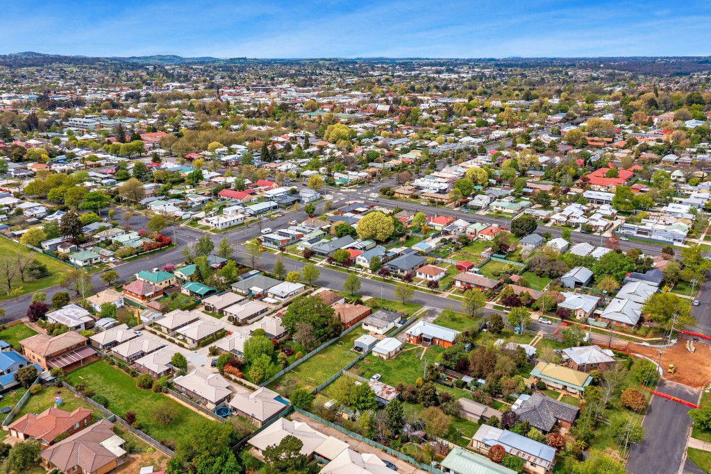 126 Sampson Street, Orange NSW 2800 - photo 21
