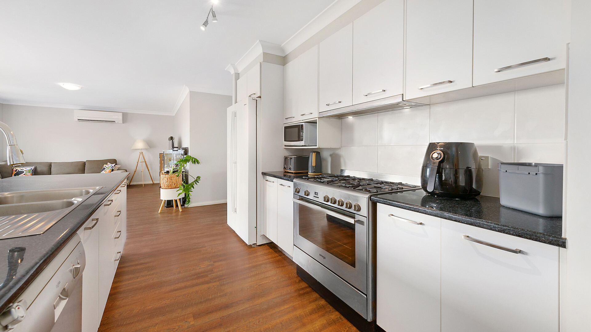 3 Maroney Close, Orange NSW 2800 - photo 3