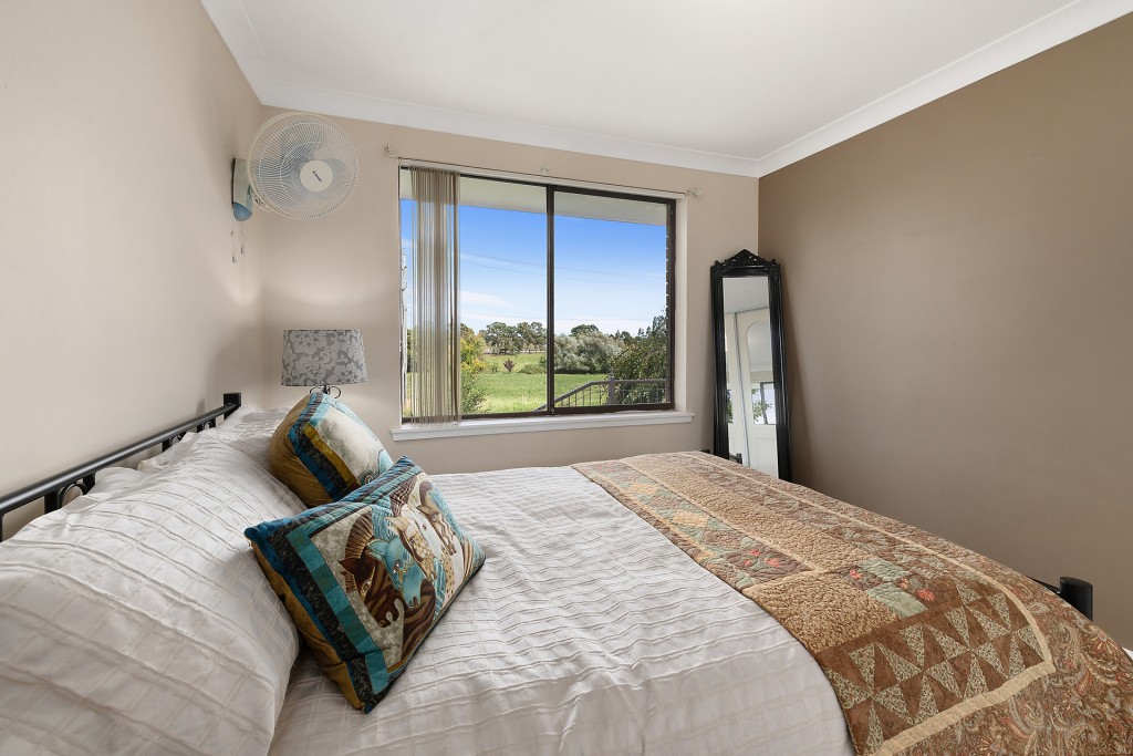 2 Torulosa Way, Orange NSW 2800 - photo 9