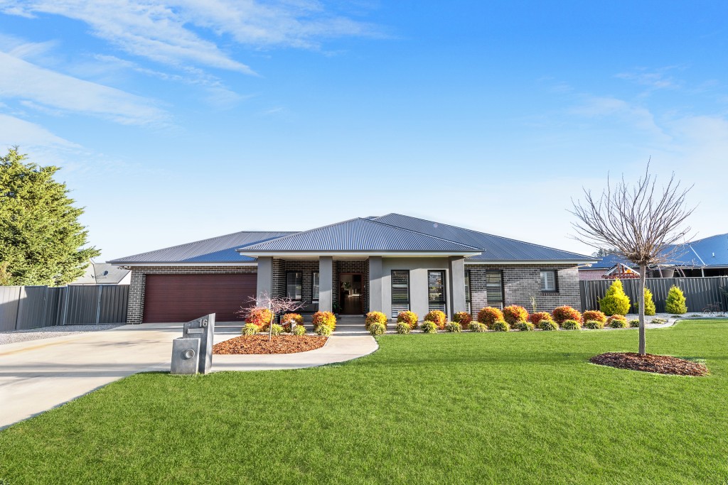 16 Manning Road, Orange NSW 2800 - McGrath Central West