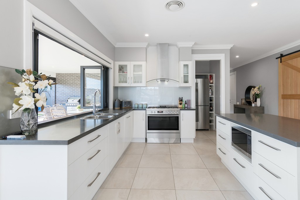 16 Manning Road, Orange NSW 2800 - photo 6