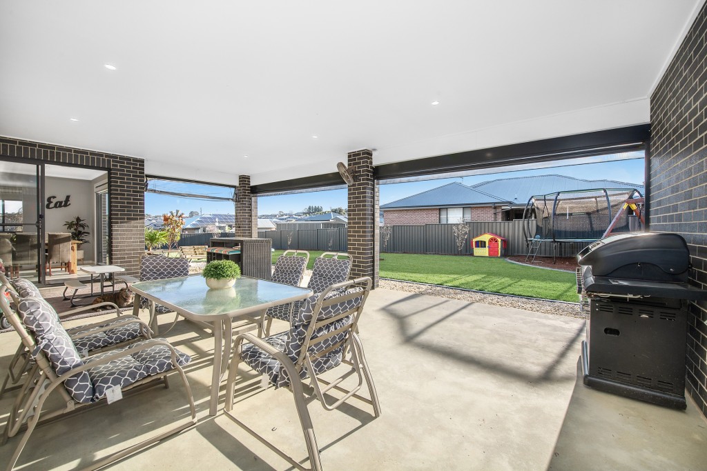16 Manning Road, Orange NSW 2800 - photo 7