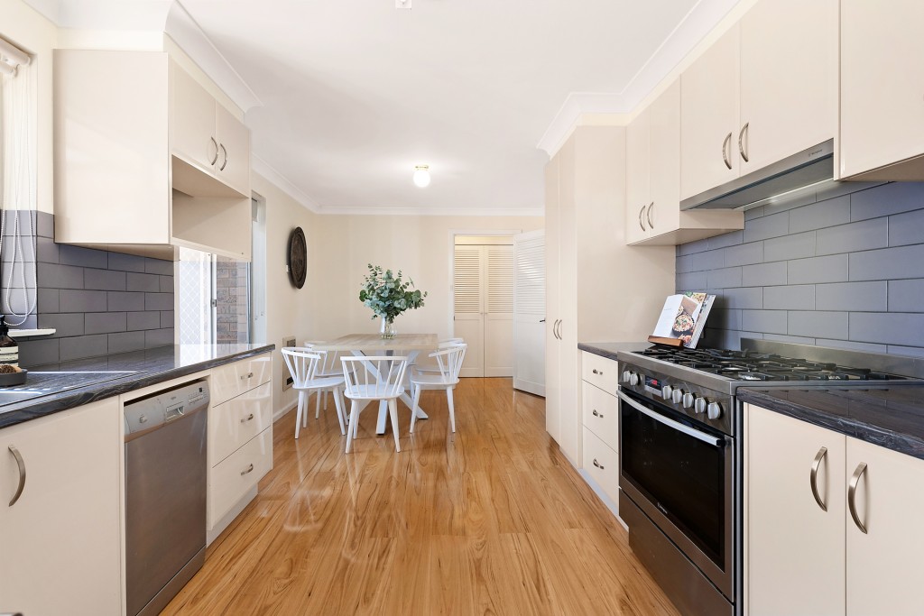 83 Burrendong Way, Orange NSW 2800 - photo 4
