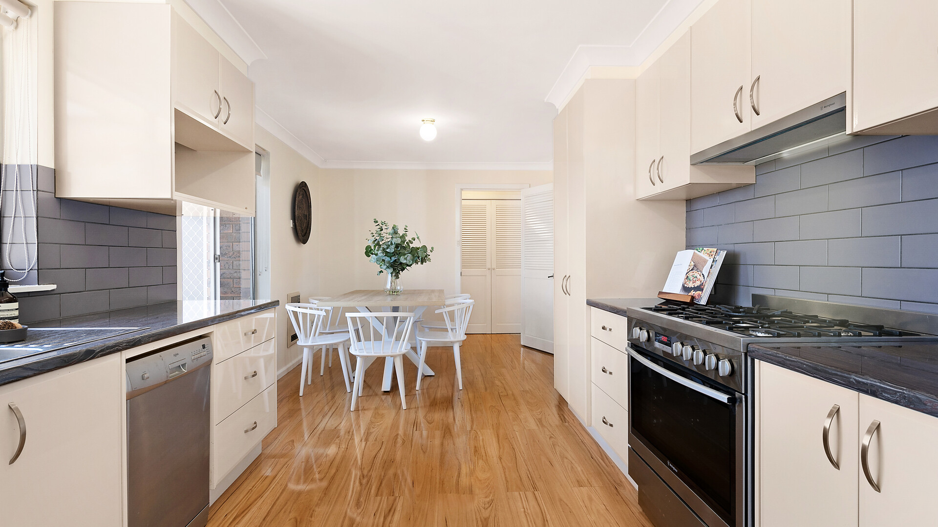 83 Burrendong Way, Orange NSW 2800 - photo 4