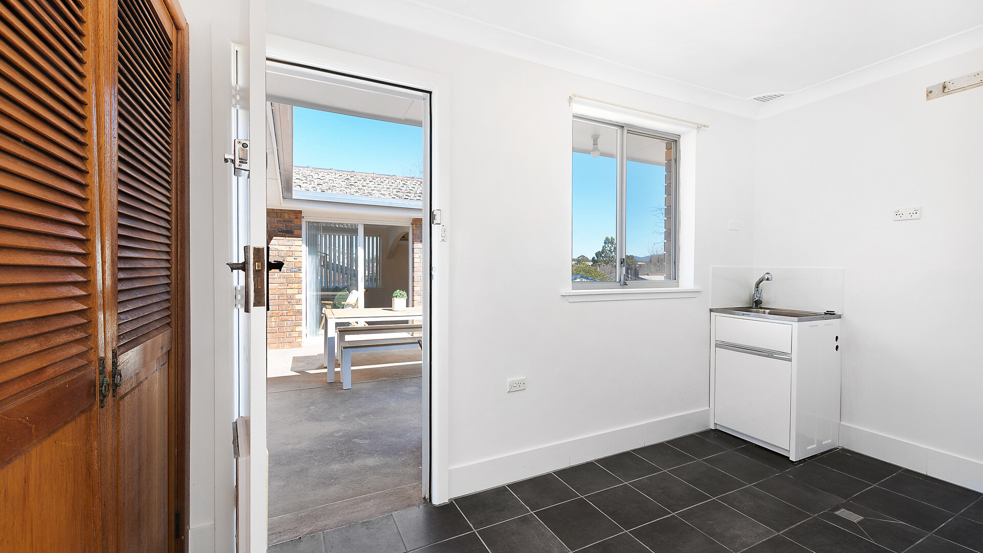 83 Burrendong Way, Orange NSW 2800 - photo 10