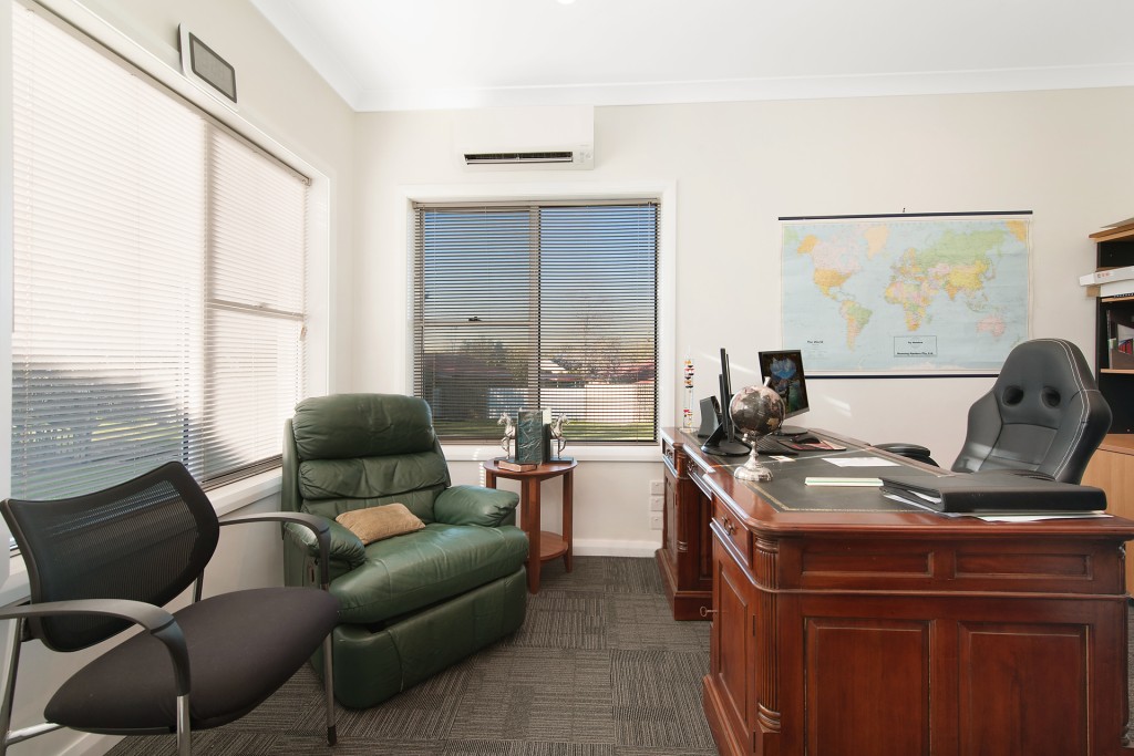 20 Molong Road, Orange NSW 2800 - photo 11