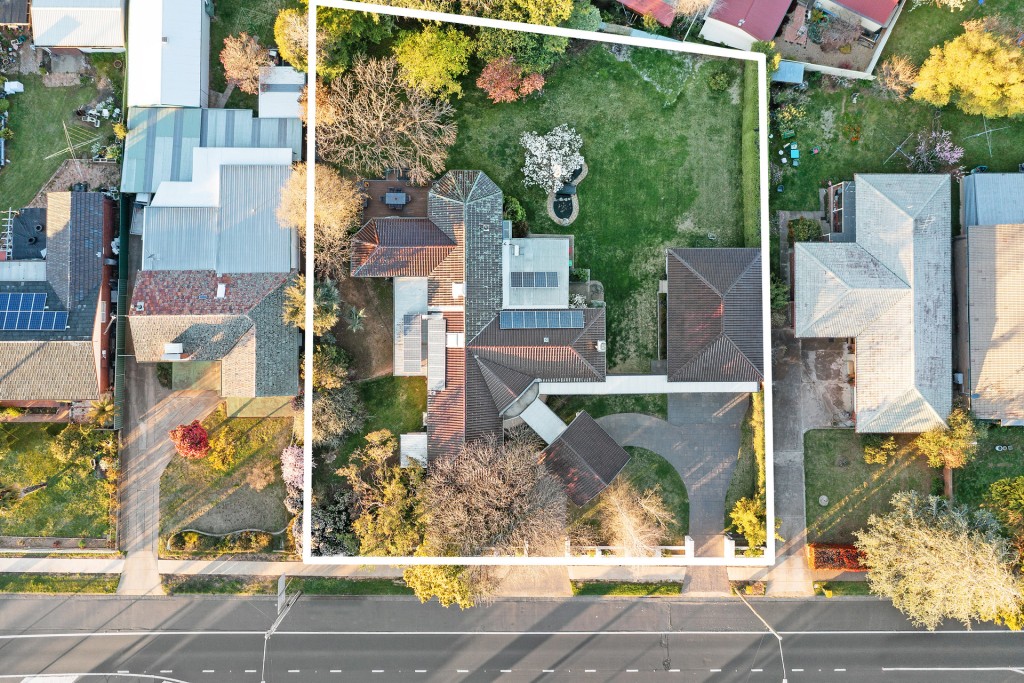 20 Molong Road, Orange NSW 2800 - photo 23