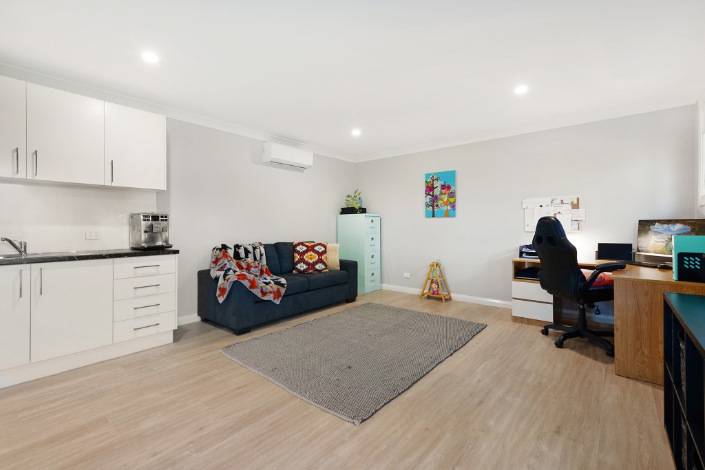 37 Lombardy Way, Orange NSW 2800 - photo 15