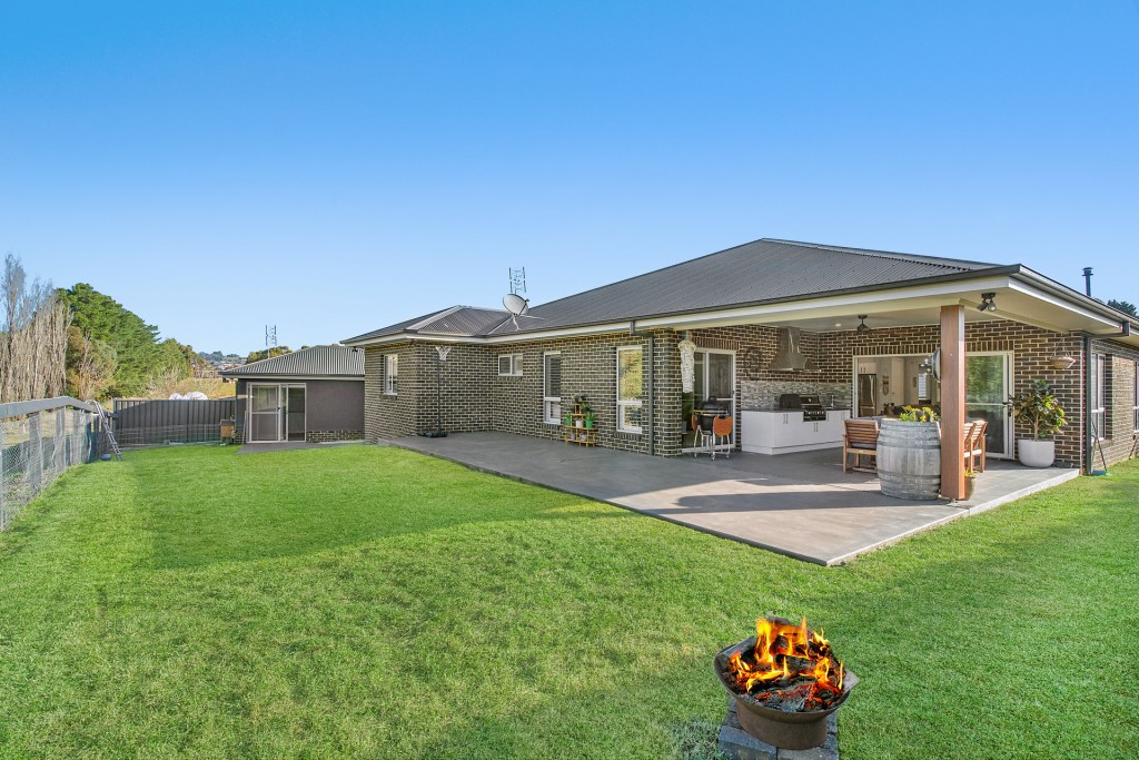37 Lombardy Way, Orange NSW 2800 - photo 16