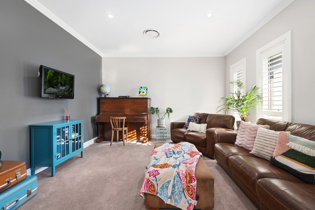 37 Lombardy Way, Orange NSW 2800 - photo 6