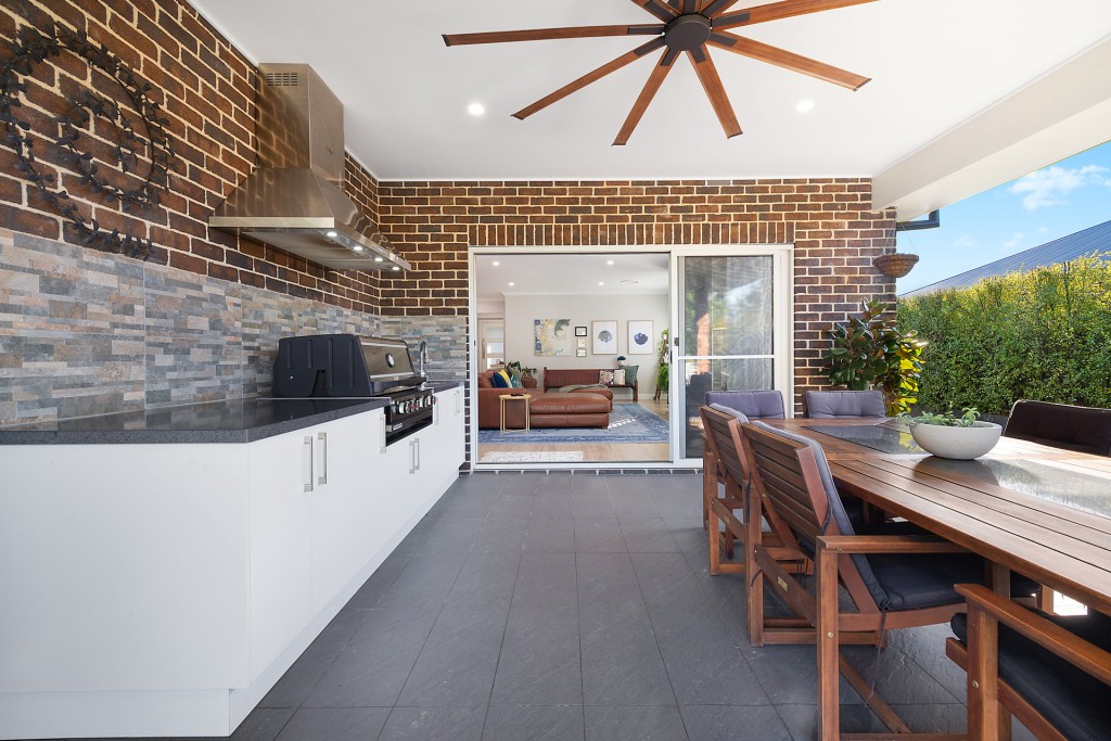 37 Lombardy Way, Orange NSW 2800 - photo 8