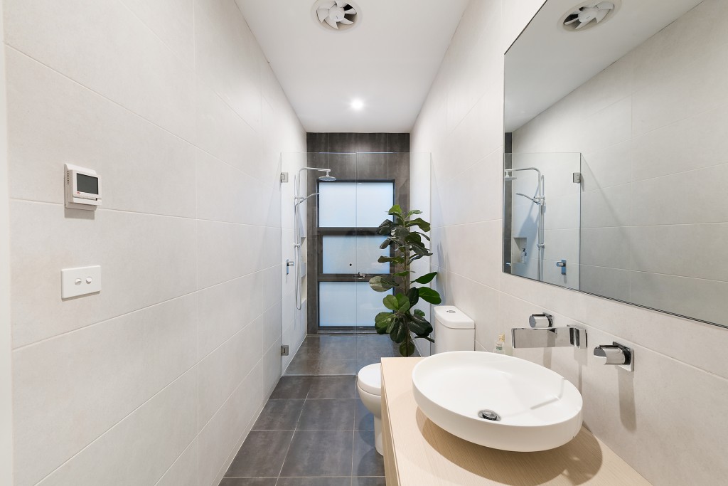 6 Green Lane, Orange NSW 2800 - photo 15