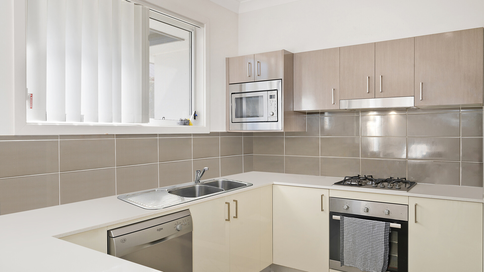 2/19 Moonstone Drive, Orange NSW 2800 - photo 5