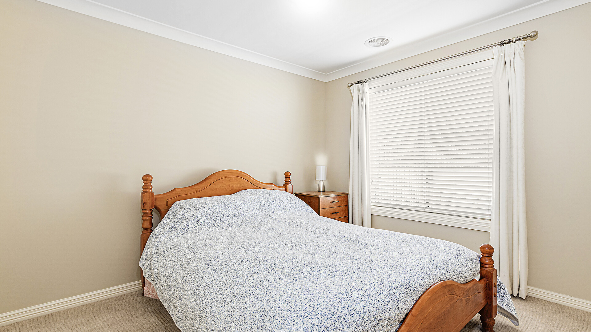 5 Lisbon Circuit, Orange NSW 2800 - photo 12