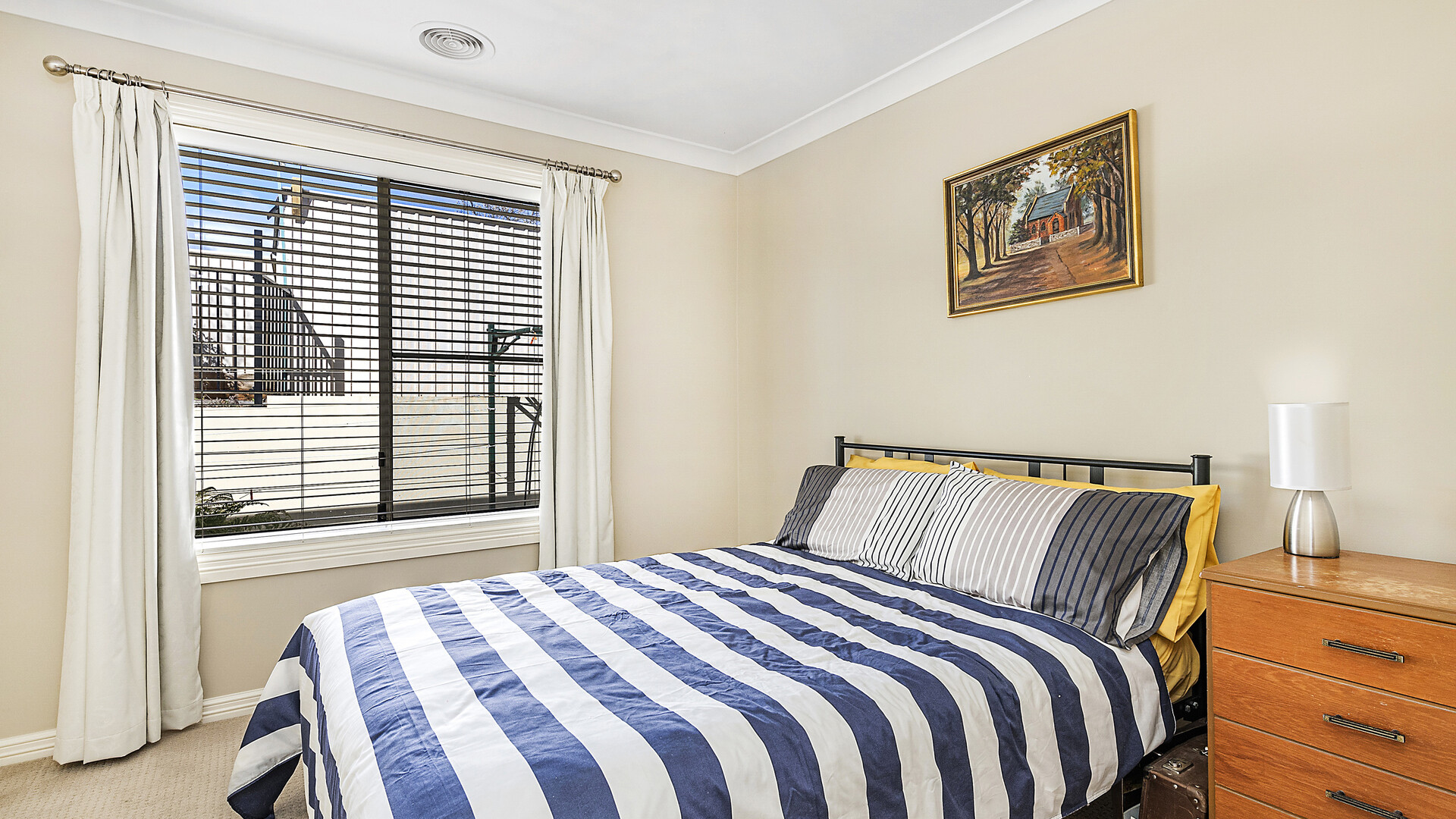 5 Lisbon Circuit, Orange NSW 2800 - photo 14