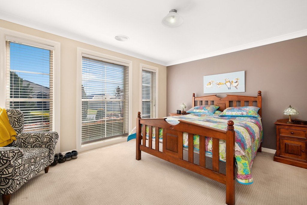 5 Lisbon Circuit, Orange NSW 2800 - photo 15
