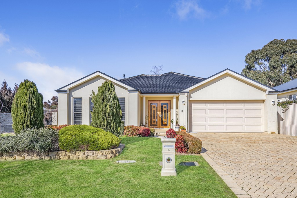 5 Lisbon Circuit, Orange NSW 2800 - photo 18