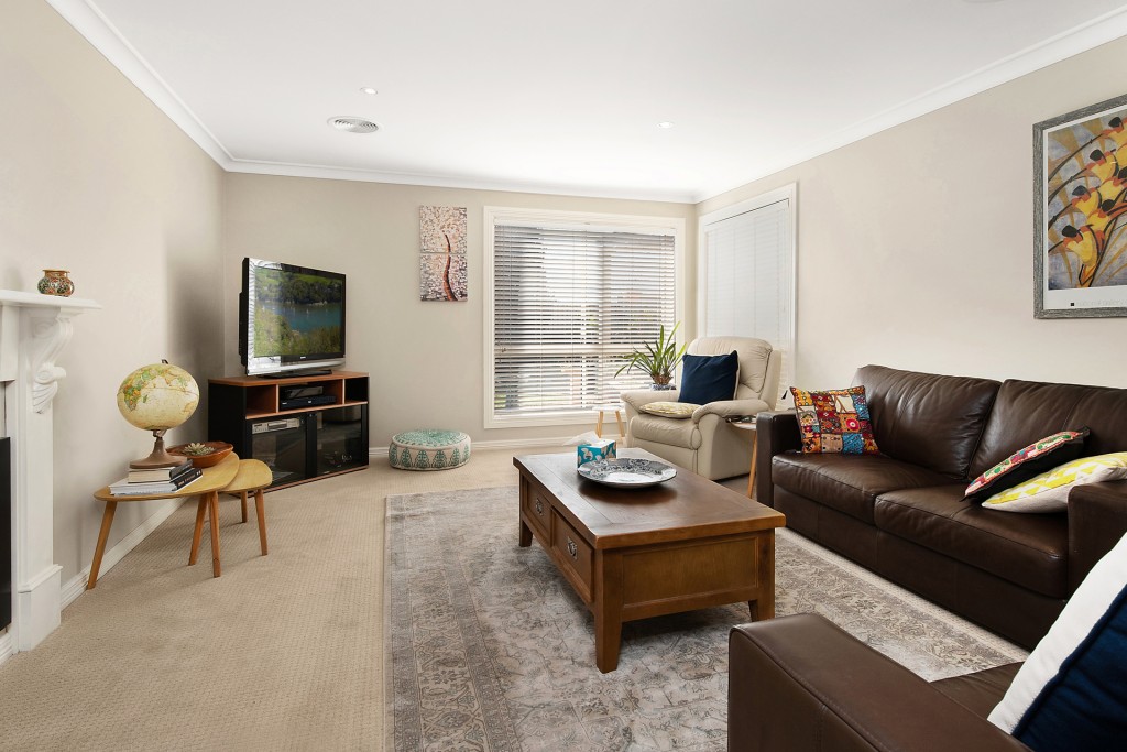 5 Lisbon Circuit, Orange NSW 2800 - photo 8