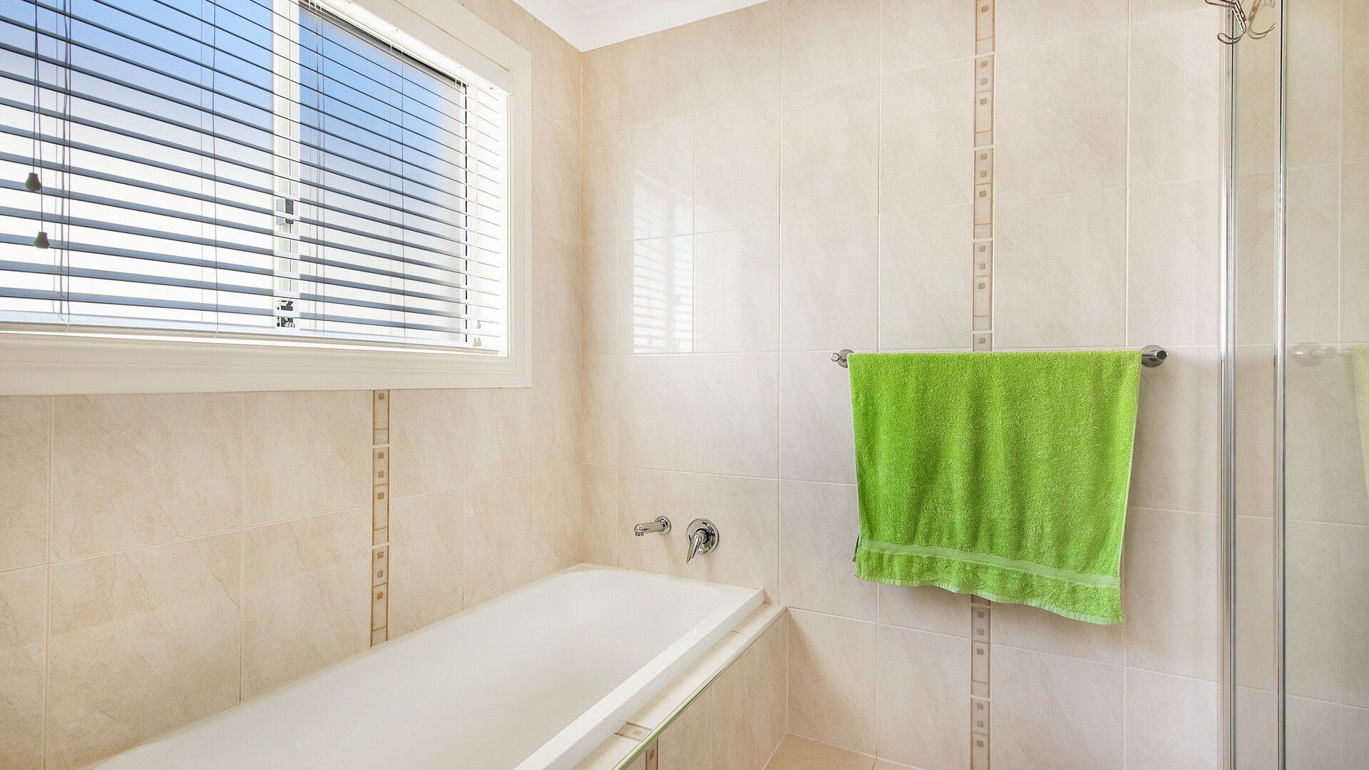 5 Lisbon Circuit, Orange NSW 2800 - photo 9