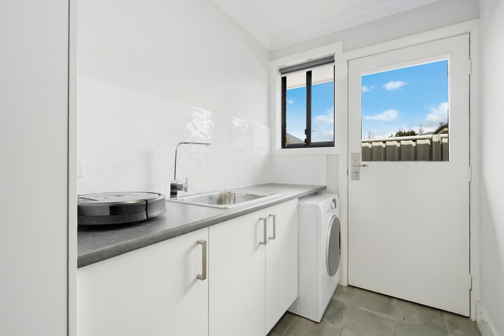 22 Lisbon Circuit, Orange NSW 2800 - photo 11