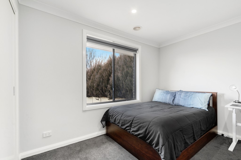 22 Lisbon Circuit, Orange NSW 2800 - photo 3
