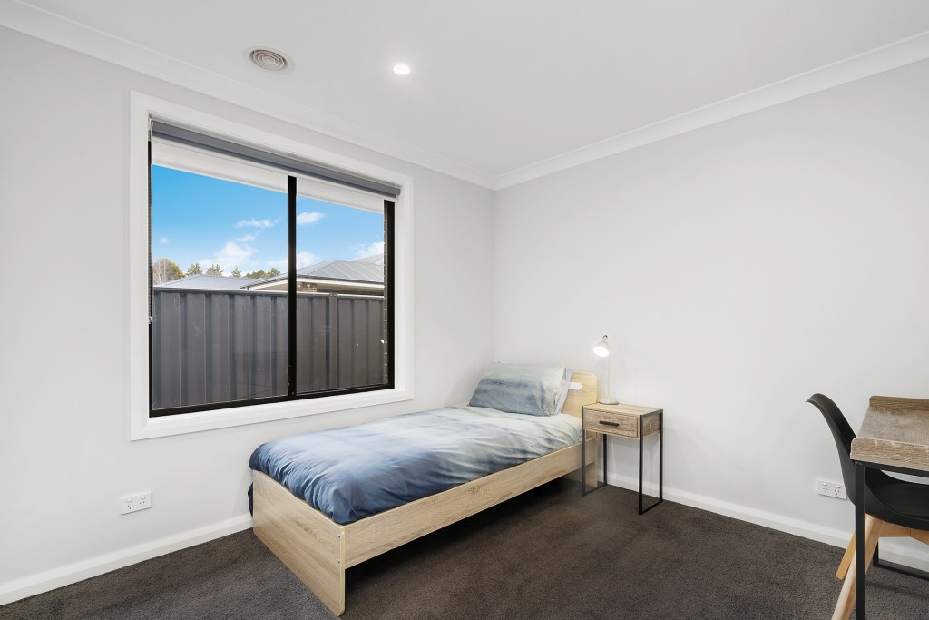 22 Lisbon Circuit, Orange NSW 2800 - photo 4