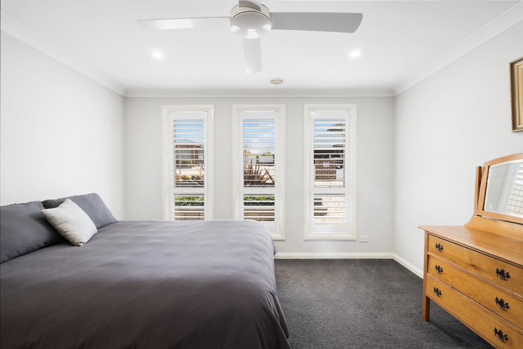 22 Lisbon Circuit, Orange NSW 2800 - photo 8