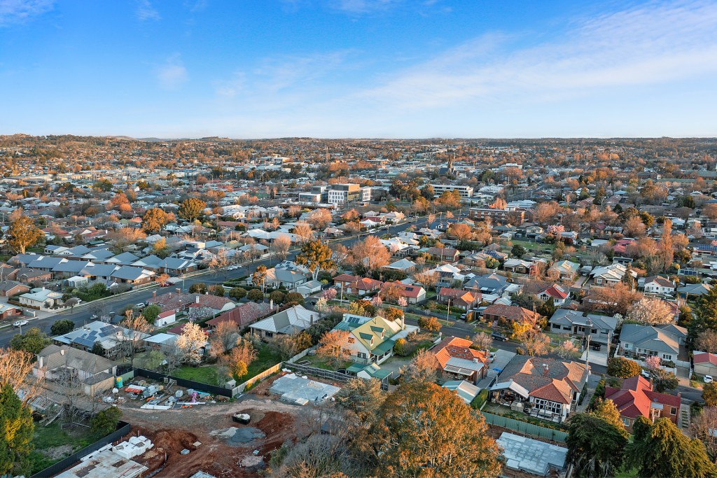 7 Benview Avenue, Orange NSW 2800 - photo 31