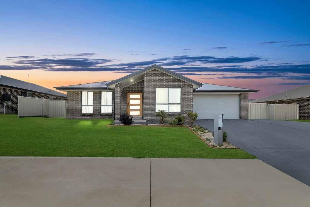 20 William Maker Drive, Orange NSW 2800 - McGrath Central West