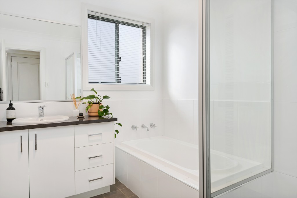 2 Eurawillah Street, Orange NSW 2800 - photo 11