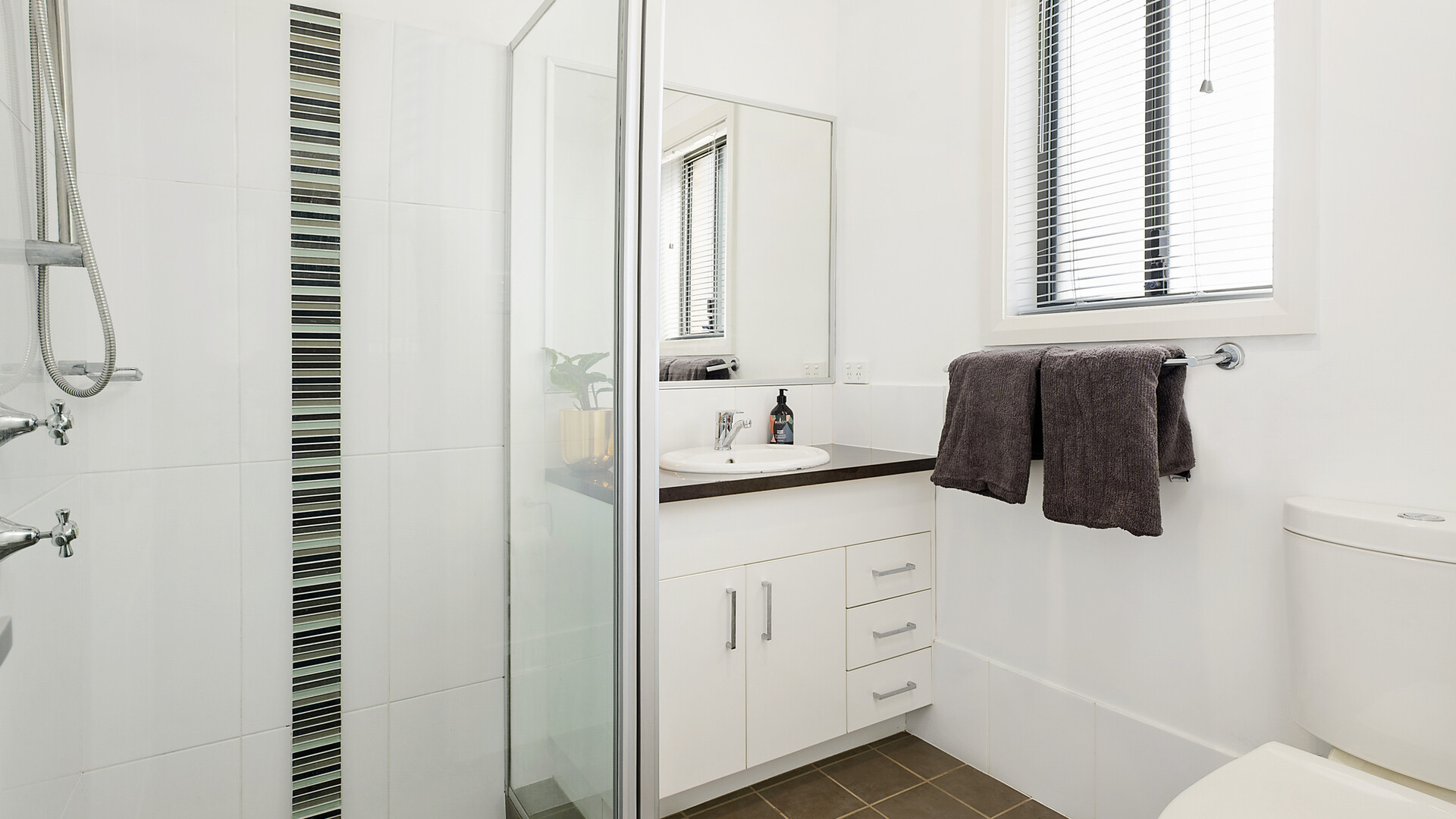2 Eurawillah Street, Orange NSW 2800 - photo 10