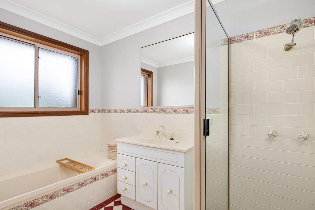 3 Hereford Place, Orange NSW 2800 - photo 12