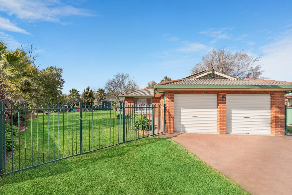 3 Hereford Place, Orange NSW 2800 - photo 17