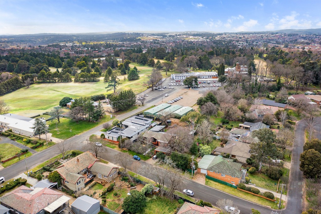 16 Rowan Street, Orange NSW 2800 - photo 9
