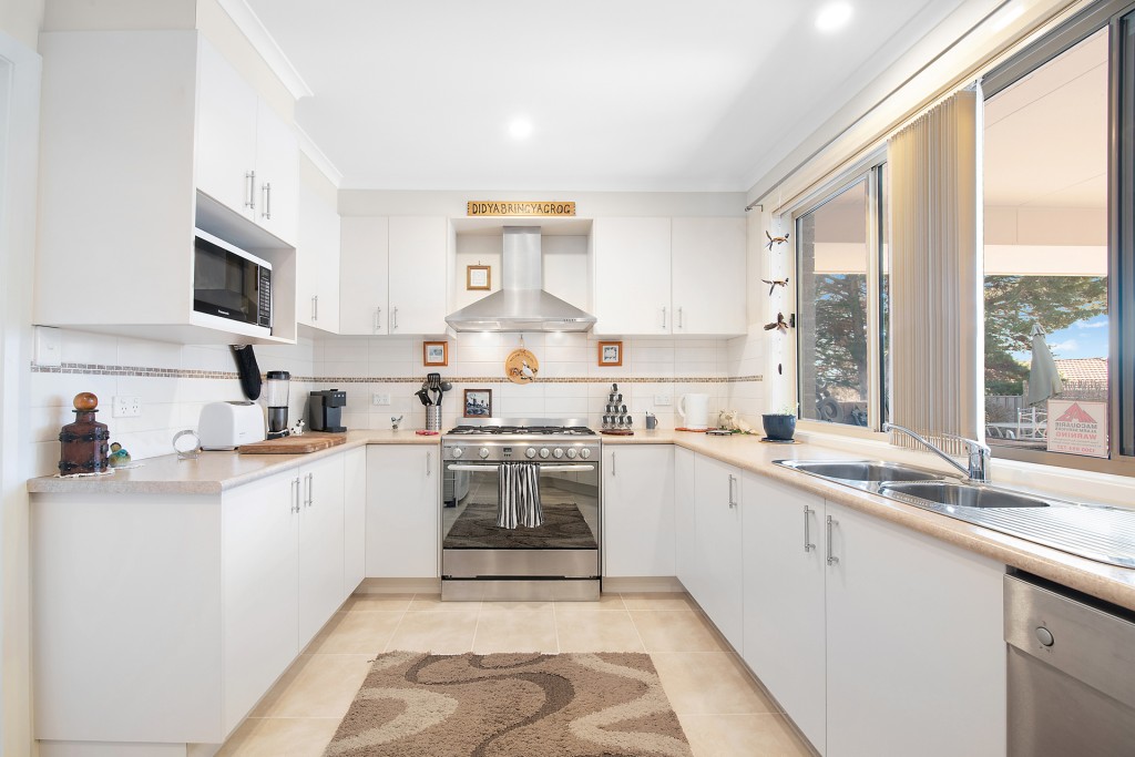 4 Angela Place, Orange NSW 2800 - photo 2