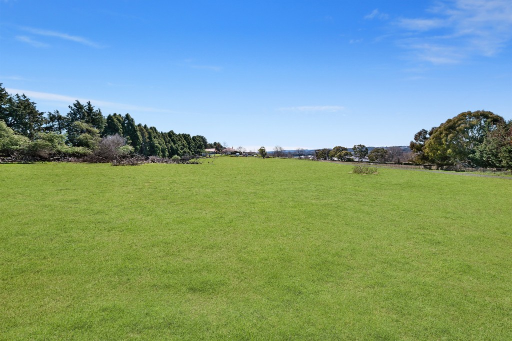 11 Borrodell Drive, Orange NSW 2800 - photo 7