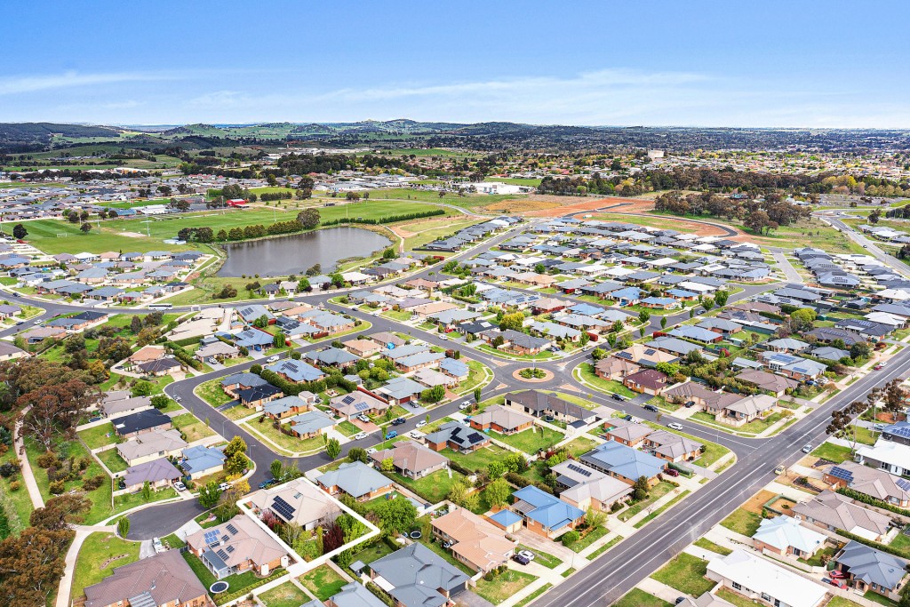 25 Catania Street, Orange NSW 2800 - photo 20