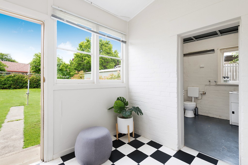 325 Lords Place, Orange NSW 2800 - photo 2