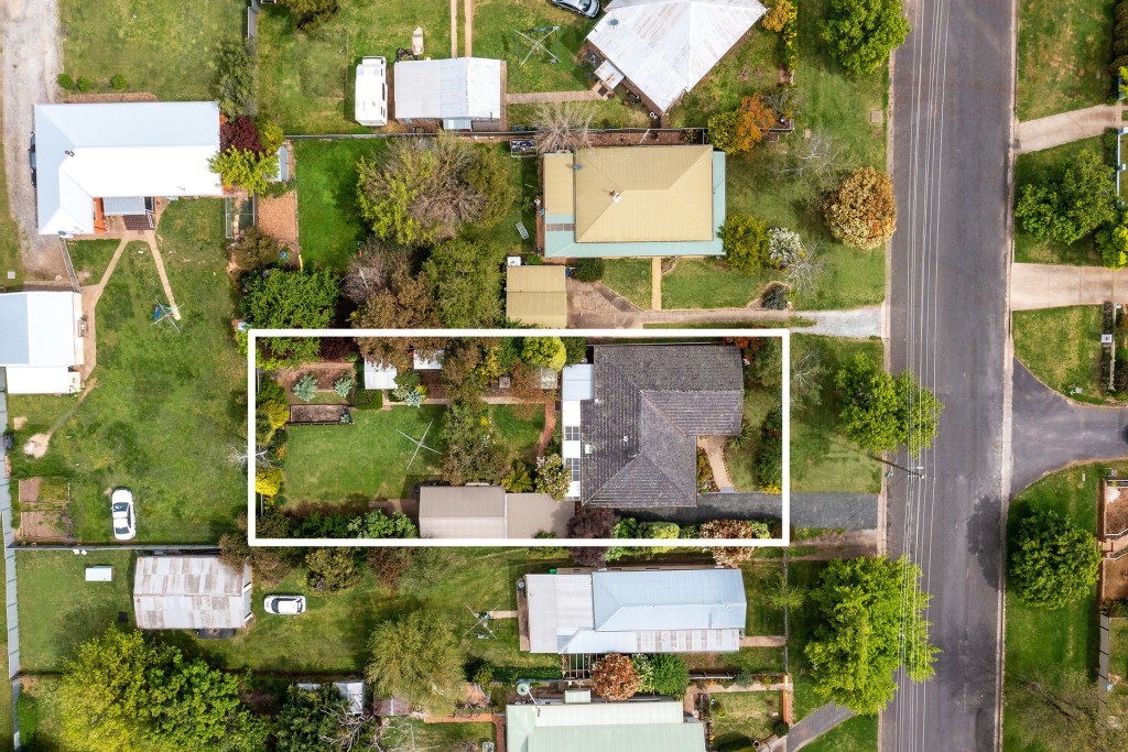 124 Sampson Street, Orange NSW 2800 - photo 2