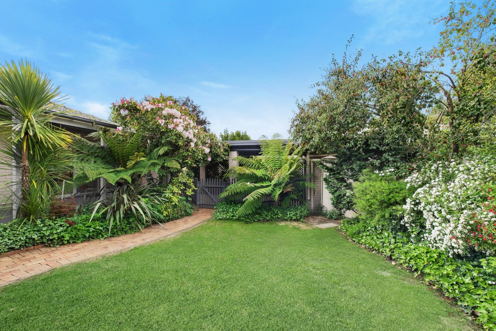 124 Sampson Street, Orange NSW 2800 - photo 6