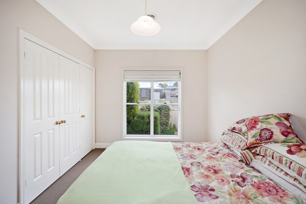 1 Brooklands Drive, Orange NSW 2800 - photo 6