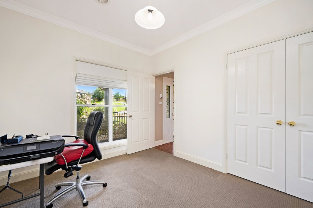 1 Brooklands Drive, Orange NSW 2800 - photo 8