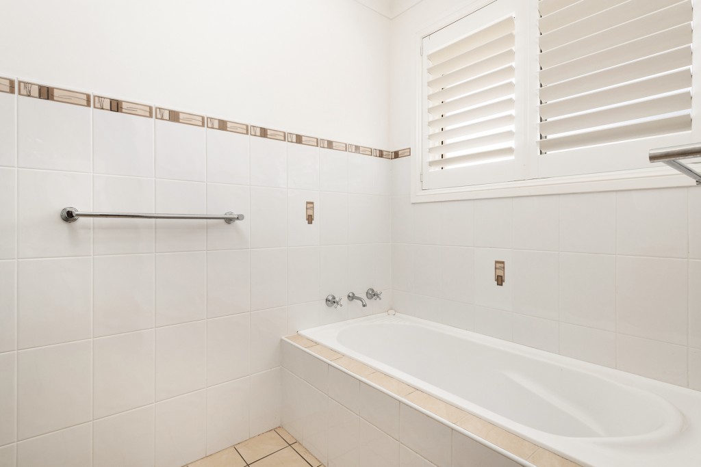 5 Wickham Close, Orange NSW 2800 - photo 5