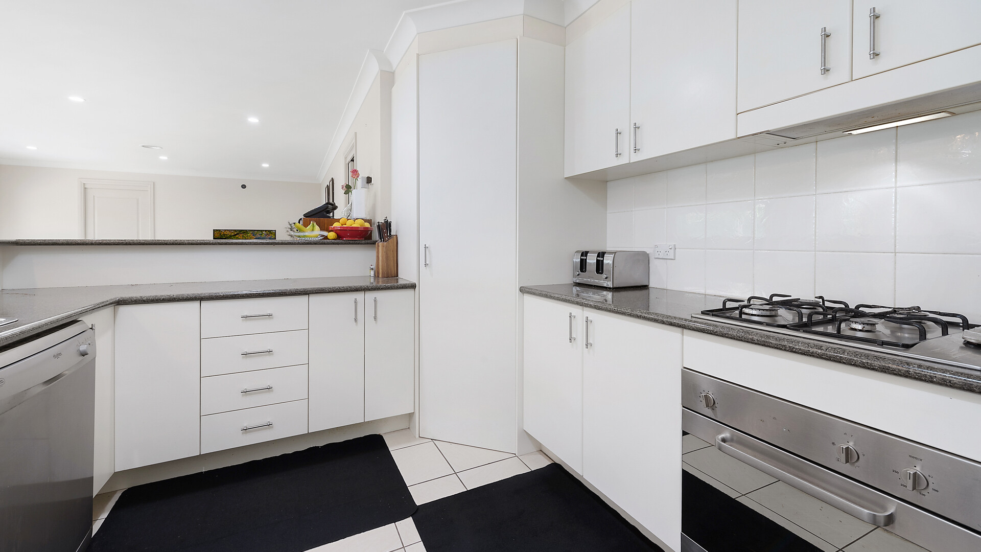 5 Wickham Close, Orange NSW 2800 - photo 10