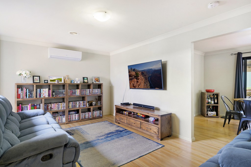10 Ramsay Close, Orange NSW 2800 - photo 3