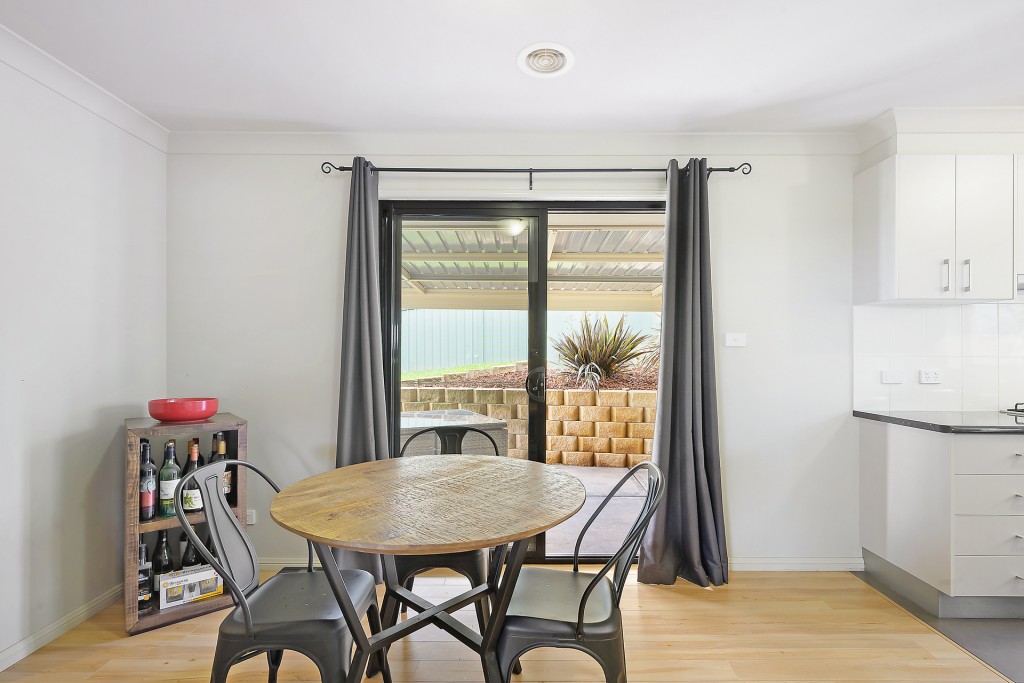 10 Ramsay Close, Orange NSW 2800 - photo 4