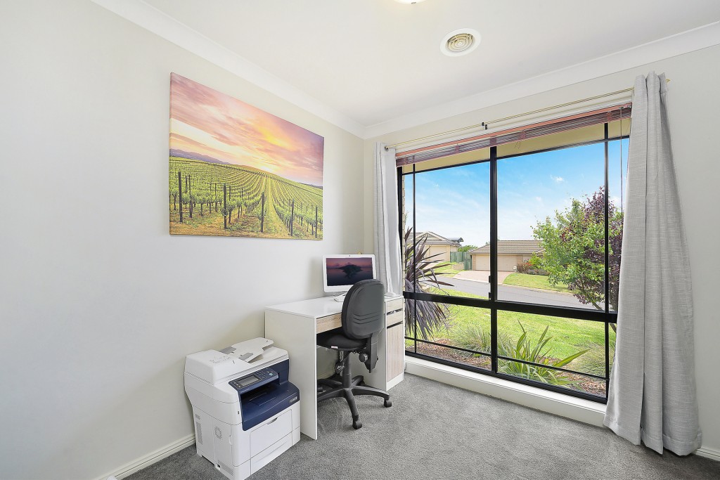 10 Ramsay Close, Orange NSW 2800 - photo 10